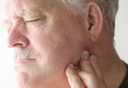 Lower Jaw Toothache and Ear Pain on the Same Side - [Top 5 Tips]
